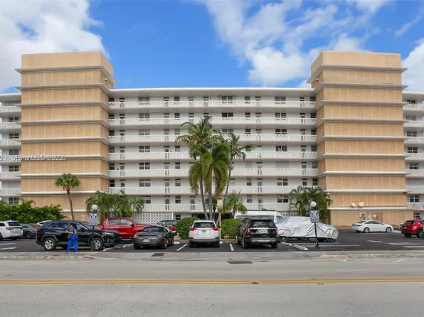 410 Golden Isles Dr APT 202, Hallandale, FL 33009