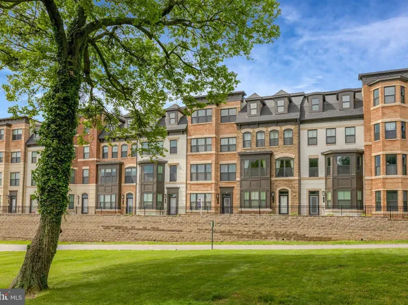 109 Market Sq NW Unit 33, Vienna, VA 22180