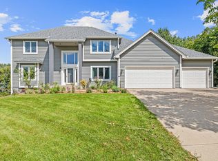 8310 W 109th St, Bloomington, MN 55438