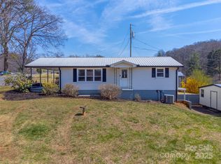 101 Astro Dr, Sylva, NC 28779