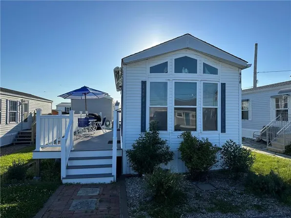 691 F Succotash Rd, Wakefield, RI 02879