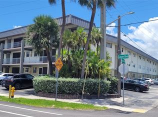 270 Layne Blvd APT 106, Hallandale, FL 33009