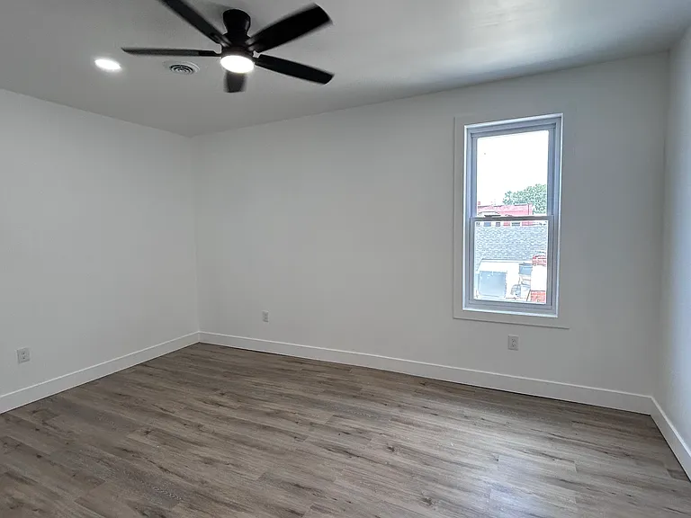 1231 Merchant St #2 — Photo 9