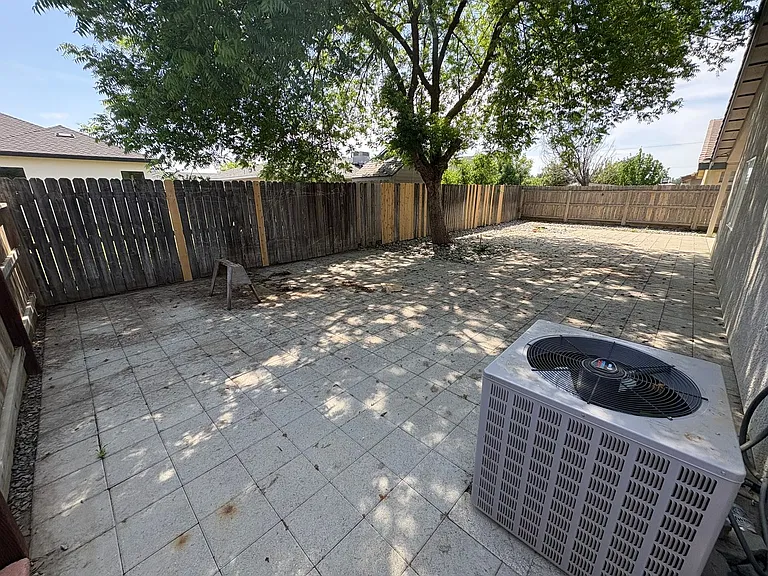 1040 N Sumter Ct — Photo 44