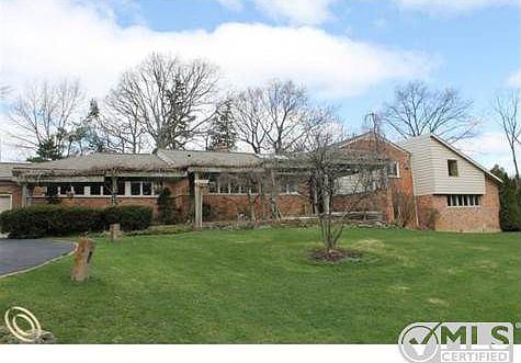 1st image of 1652 Apple Ln
