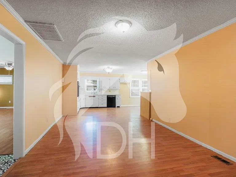 450 N Miller St — Photo 11