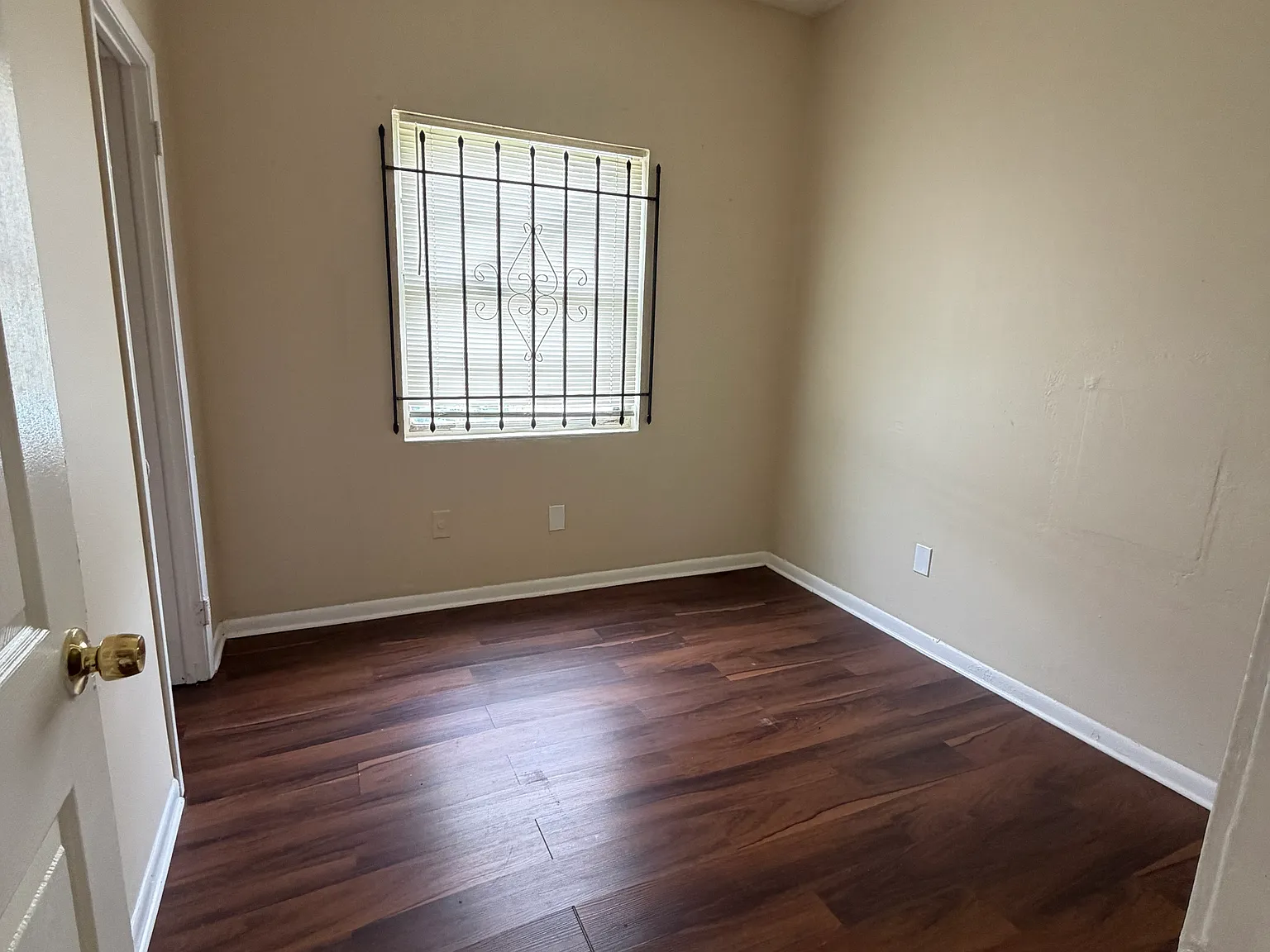 2 bed, 1300 sqft, $1,250 — Photo 4