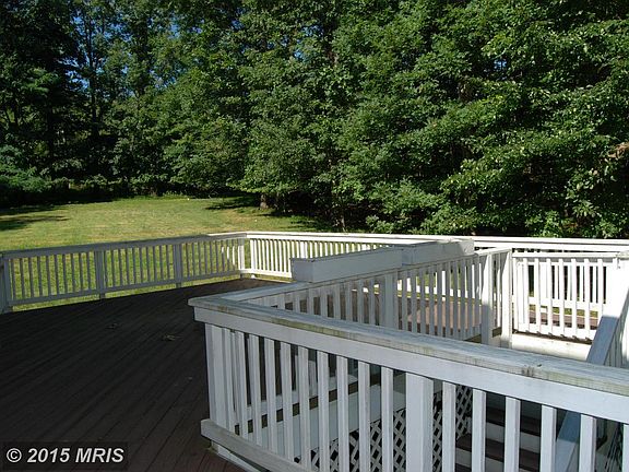 3rd image of 803 Sherlin Ln