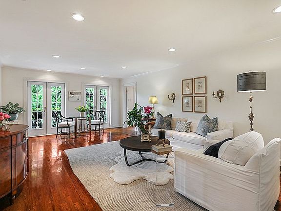 2nd image of 3000 Saint Charles Ave APT 304