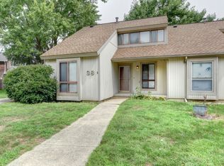 38 Colony West Dr, Champaign, IL