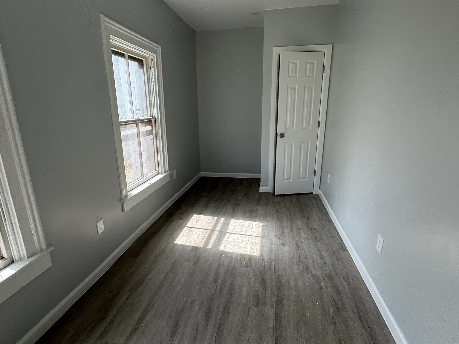 21 Watkins Ave — Photo 4