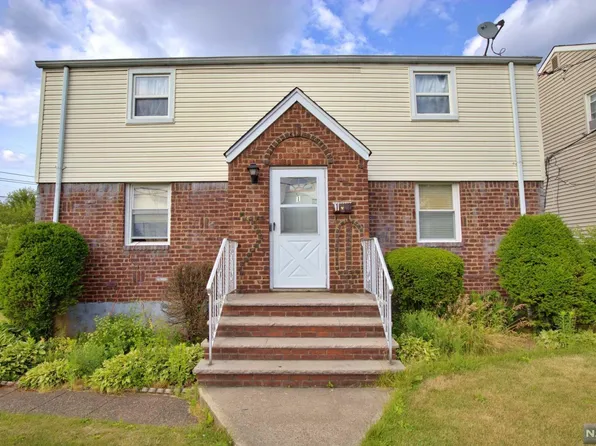 1 Macarthur Ave, Lodi, NJ 07644