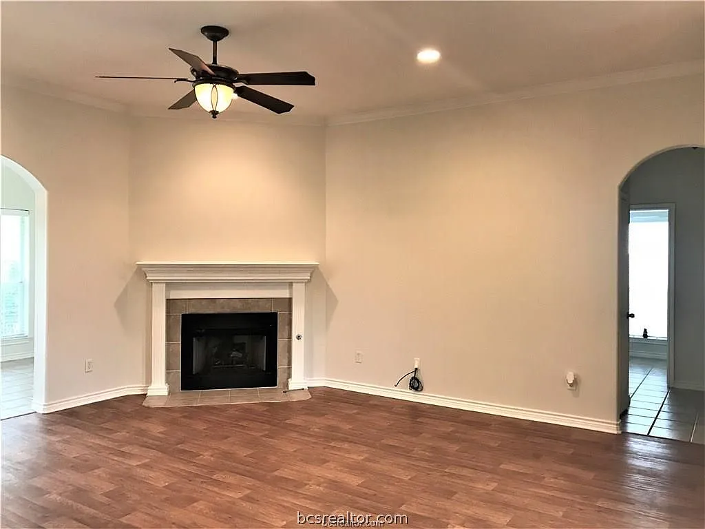 3 bed, 1537 sqft, $1,975 — Photo 2