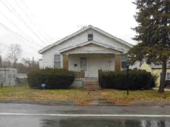 9701 Lilac Dr, Saint Louis, MO 63137