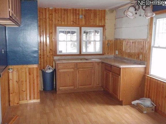 4th image of 1295 Maxwell Ave NW