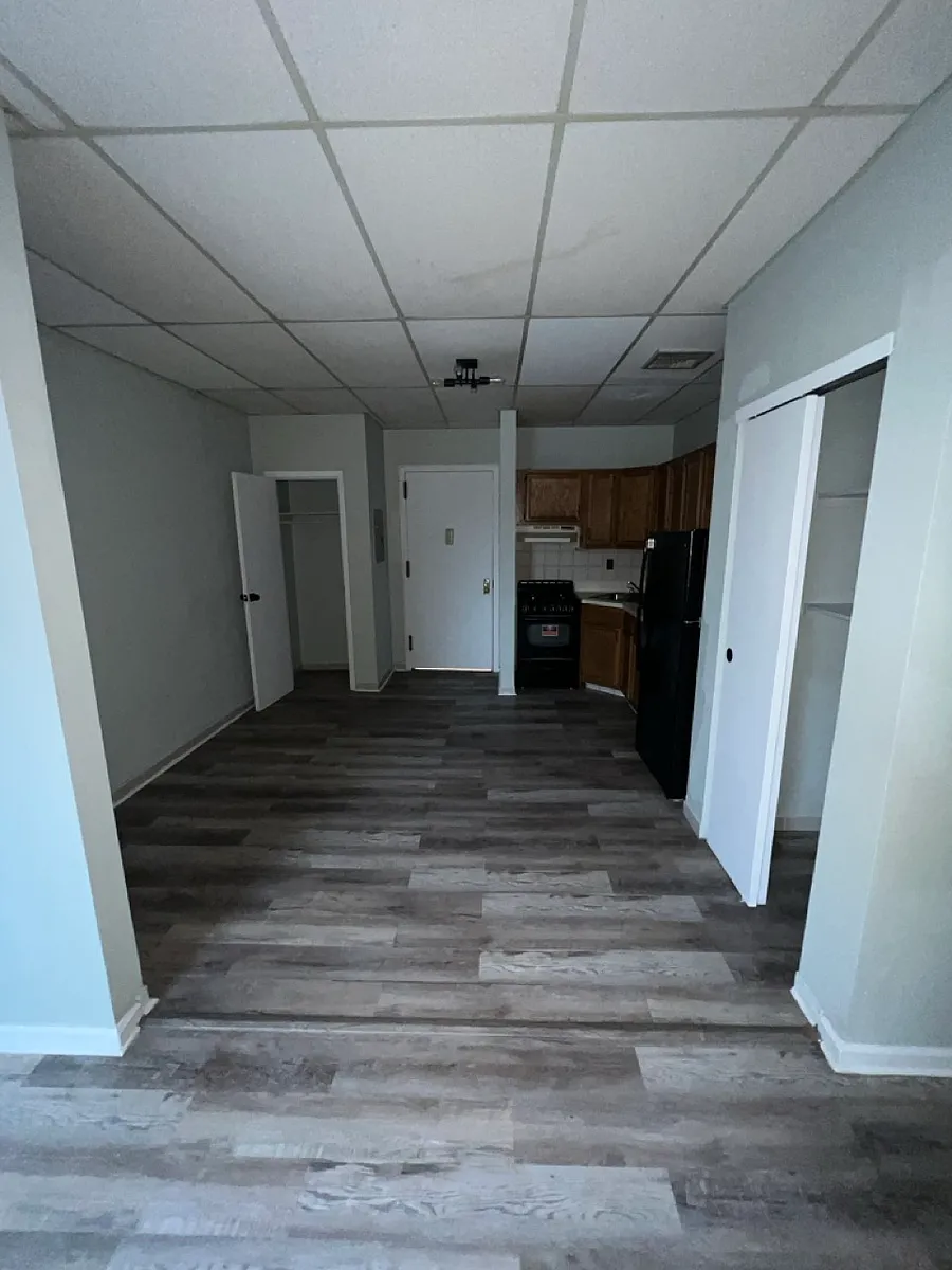 Building Photo - 308 Maple Ave #5