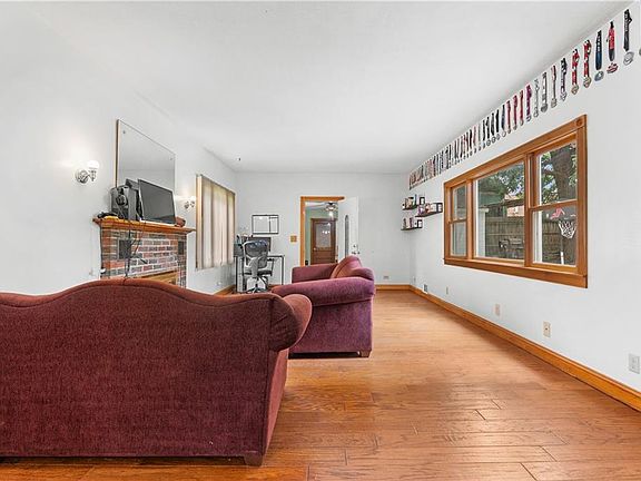4th image of 11219 Evans St