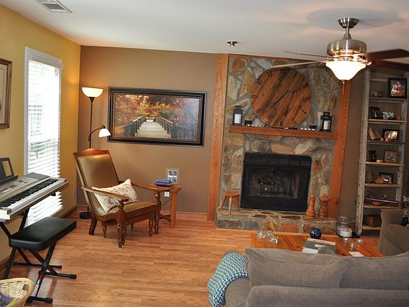 2nd image of 110 Royal Colony Ct