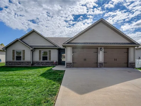1107 SW 13th St, Oak Grove, MO 64075