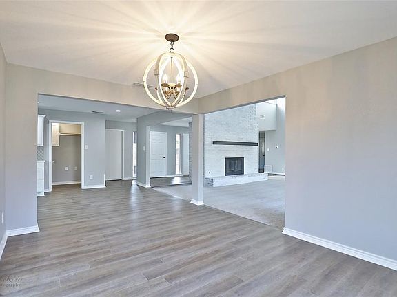 5th image of 4665 Carrie Ann Ln