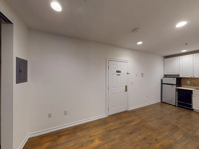 72 Hudson St #1C — Photo 15
