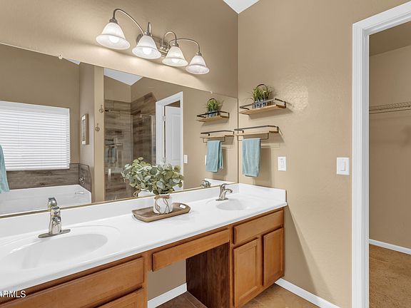 5th image of 1274 W CASTLE Drive