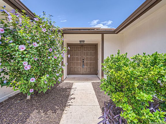 4th image of 3511 Oakfort