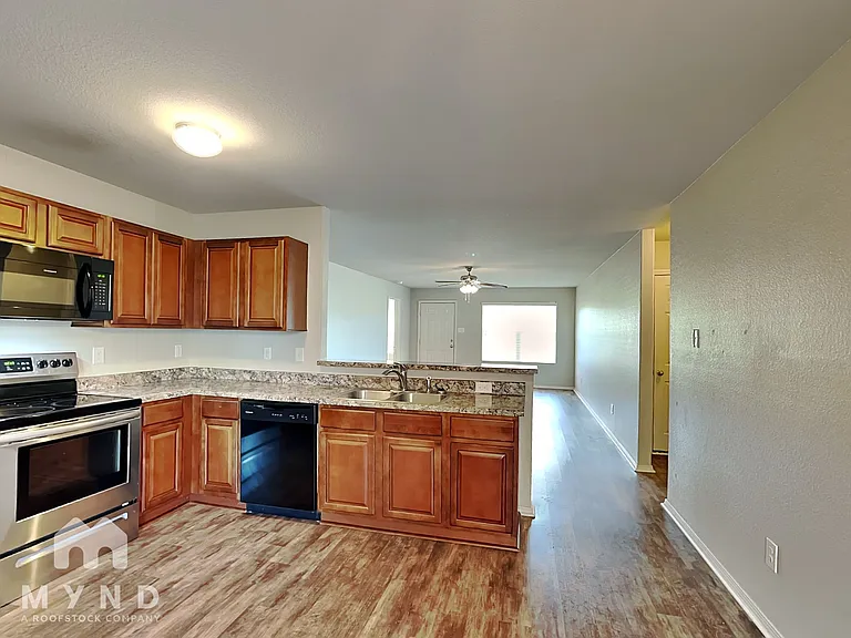 936 Pinehurst Loop — Photo 5