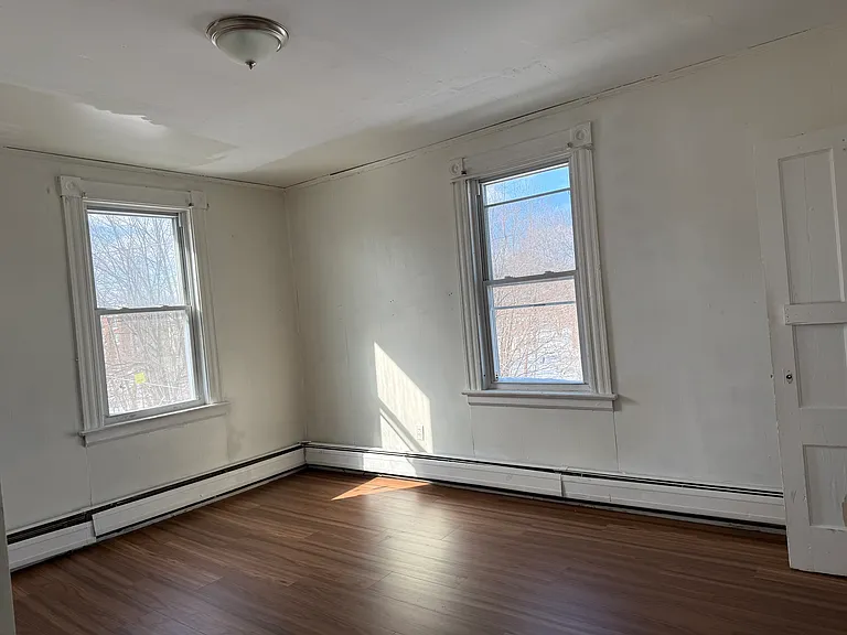 198 Oak St #3 — Photo 6