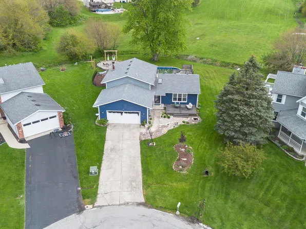 3265 Trailside Pl, Crown Point, IN 46307