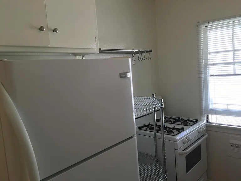 1241 S Bundy Dr #5 — Photo 23