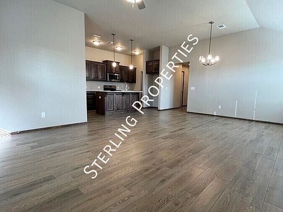 2nd image of 2033 Sara Vista Dr
