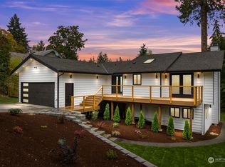 722 Cherry Ave NE, Bainbridge Island, WA