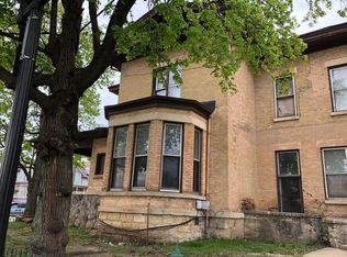 253 Douglas Ave, Elgin, IL 60120