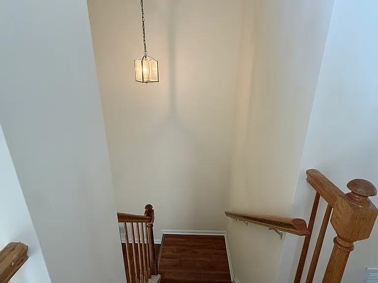 1079 Roseberry Ct — Photo 6