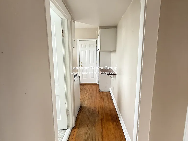 3052 W Berteau Ave #3 — Photo 7