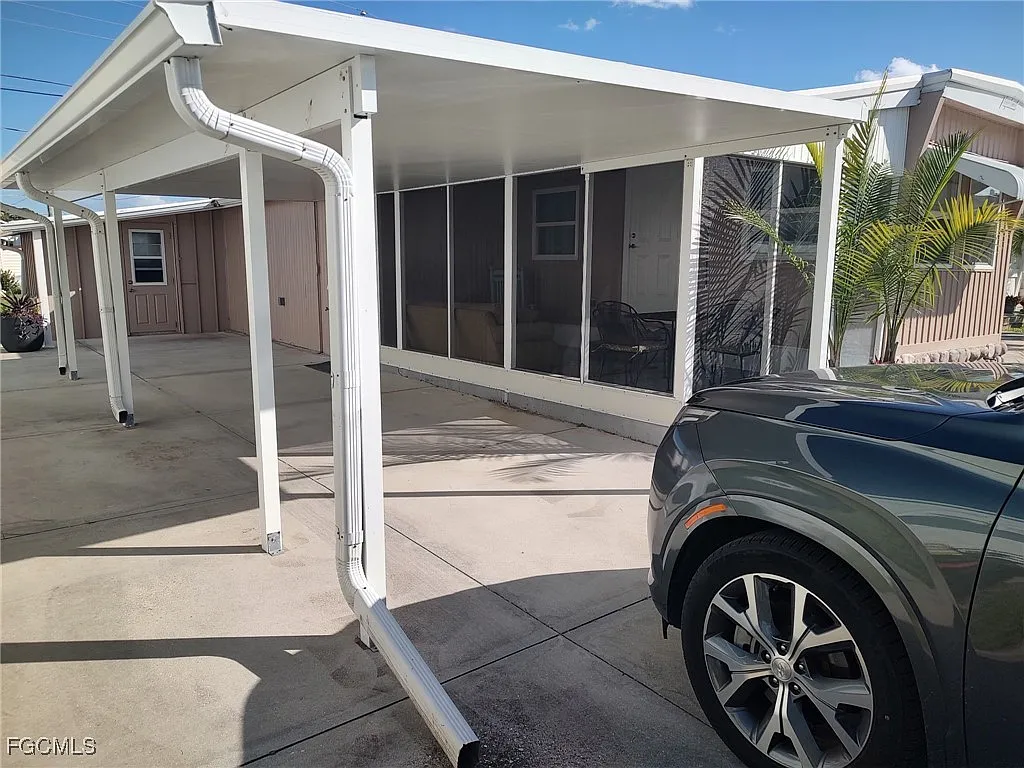 Building Photo - 20711 Port Dr