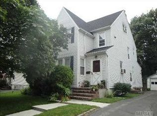 160 Locust St, Valley Stream, NY 11581