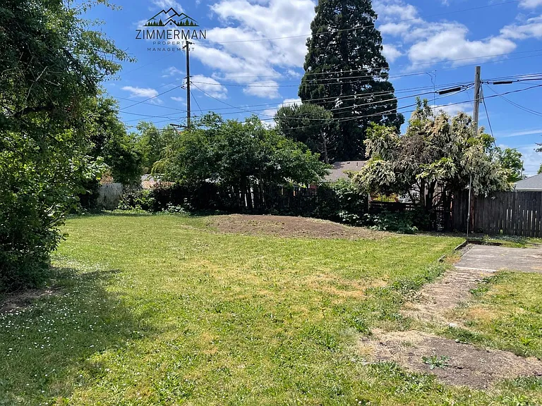 2665 C St — Photo 3
