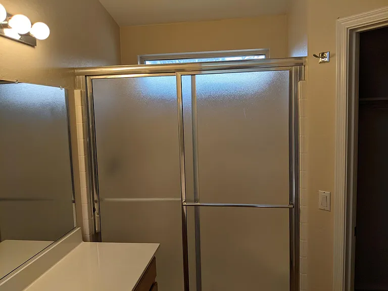 1942 E Aire Libre Ave — Photo 21