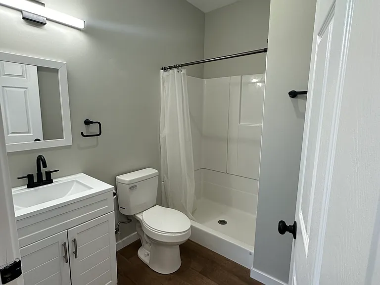 223 E Church St #B — Photo 10