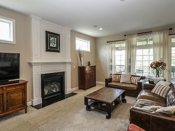 2nd image of 1456 Rolling Meadows Ct