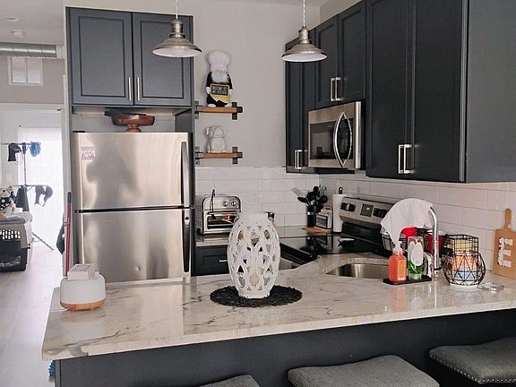 2nd image of 1921 S 21st St Floor 3