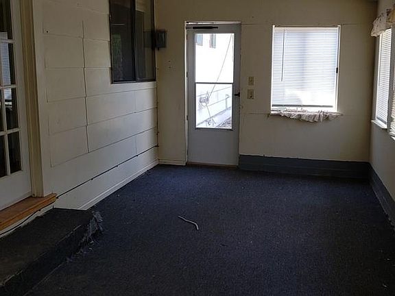 3rd image of 331 Barrett Ave