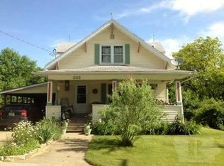 232 W Clark St, North English, IA 52316