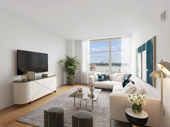 550 West 45th Street image 1 of 18