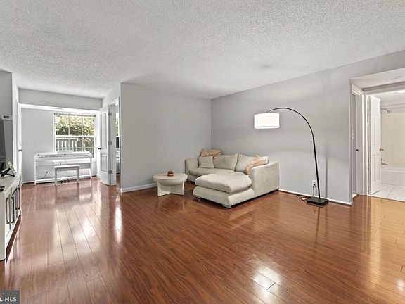 4th image of 7661 Provincial Dr
