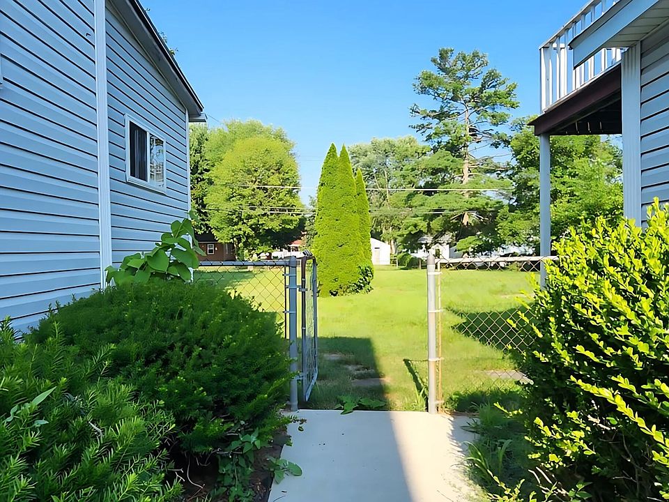 2nd image of 538 N Main St