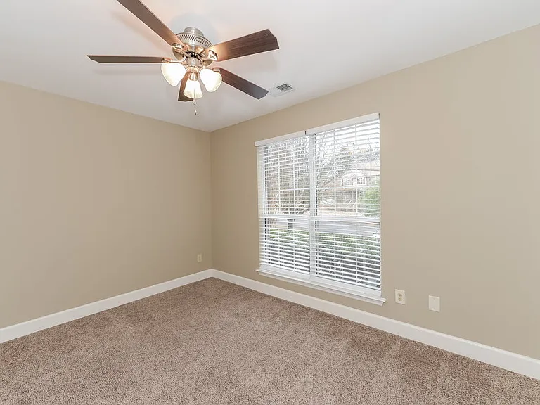 1009 Nighthawk Ln — Photo 14