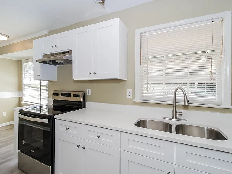 375 N Hickory Ln — Photo 9